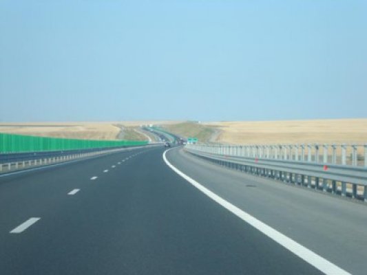 Trafic deviat pe Autostrada A2: se efectuează lucrări de reparații
